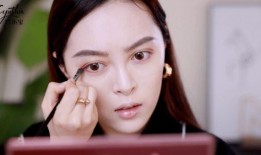 泰国化妆视频在线观看,泰国化妆达人教你轻松打造时尚妆容