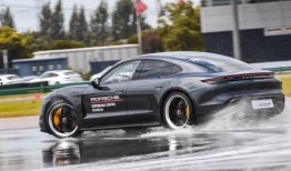 娱乐718车友吃瓜,车友吃瓜，揭秘娱乐圈幕后故事