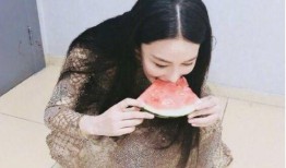 网红吃瓜换衣服图片高清,高清镜头下的时尚演绎